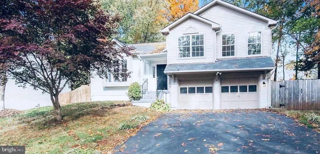 5316 SENTRY LN, Woodbridge, VA 22193