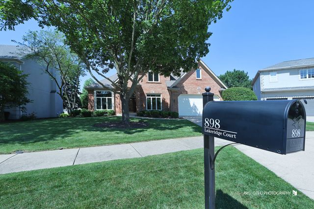 898 Lakeridge Court, Aurora, IL 60502