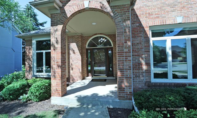 898 Lakeridge Court, Aurora, IL 60502
