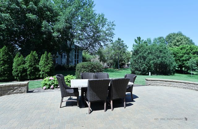898 Lakeridge Court, Aurora, IL 60502