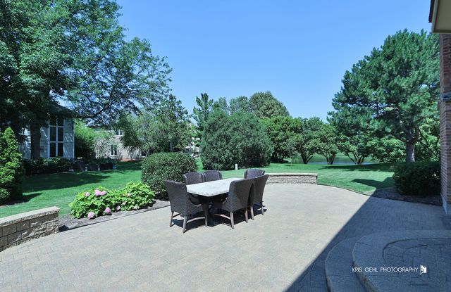 898 Lakeridge Court, Aurora, IL 60502