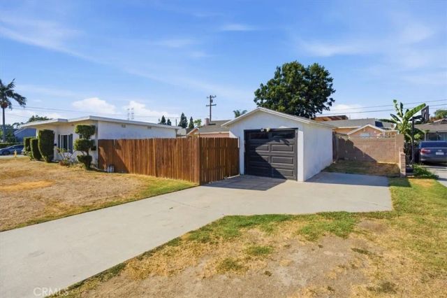 8803 Burton, Bellflower, CA 90706