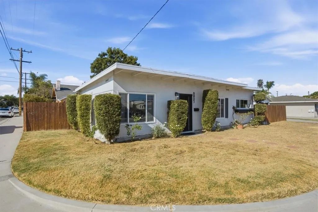 8803 Burton, Bellflower, CA 90706