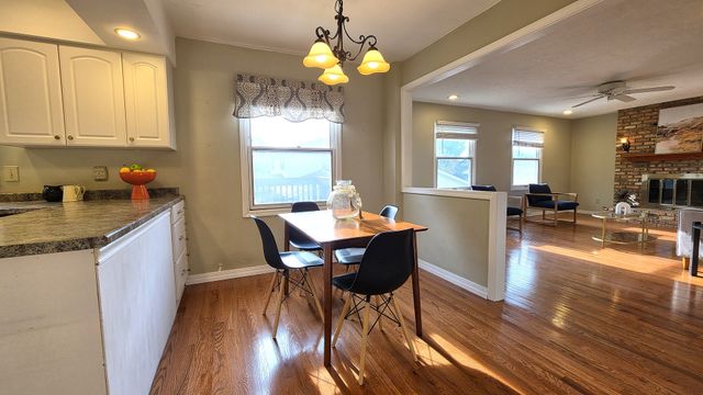 4470 18th Street, Bettendorf, IA 52722