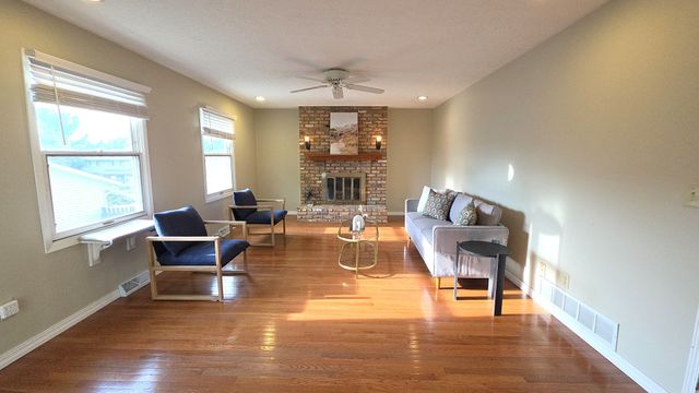 4470 18th Street, Bettendorf, IA 52722