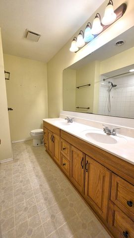 4470 18th Street, Bettendorf, IA 52722