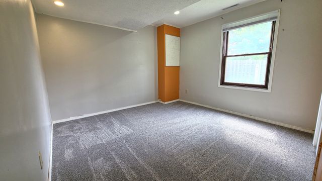 4470 18th Street, Bettendorf, IA 52722