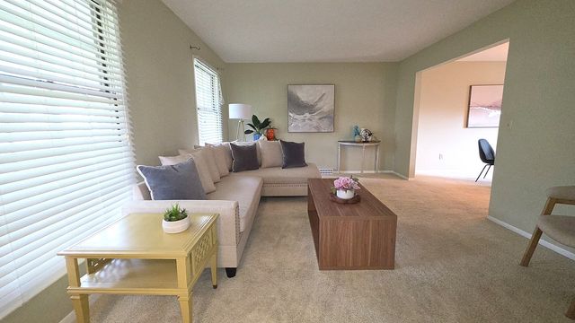 4470 18th Street, Bettendorf, IA 52722
