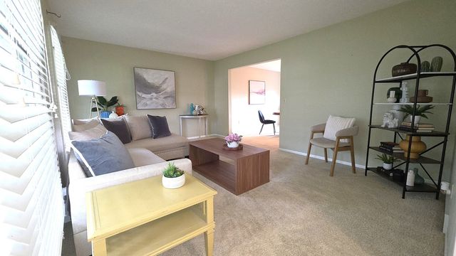 4470 18th Street, Bettendorf, IA 52722