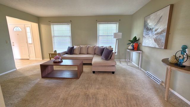 4470 18th Street, Bettendorf, IA 52722