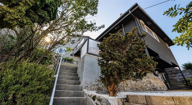 2338 Riverside Drive, Silver Lake, CA 90039