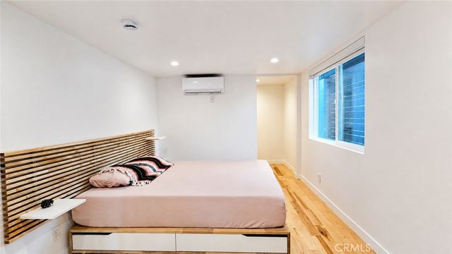 2338 Riverside Drive, Silver Lake, CA 90039