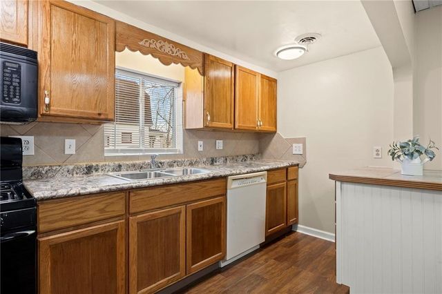 617 W 5th Street, Lane, KS 66042