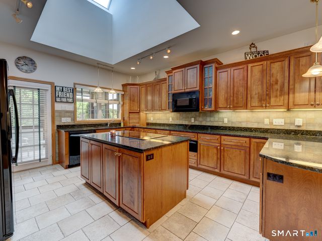 201 Strawberry Lane 201, South Windsor, CT 06074