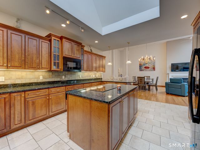 201 Strawberry Lane 201, South Windsor, CT 06074