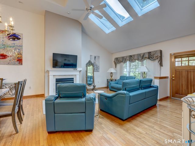 201 Strawberry Lane 201, South Windsor, CT 06074