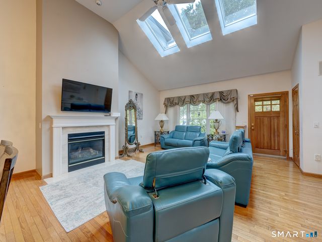 201 Strawberry Lane 201, South Windsor, CT 06074