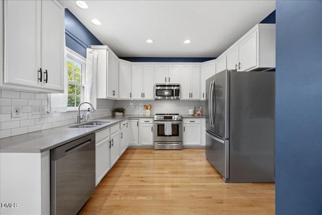 8924 Erinsbrook Drive, Raleigh, NC 27617