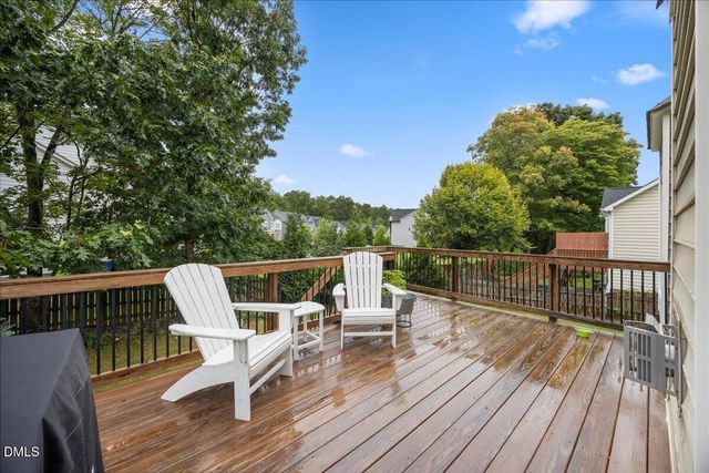 8924 Erinsbrook Drive, Raleigh, NC 27617
