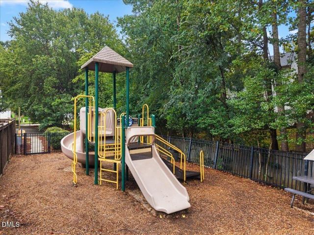 8924 Erinsbrook Drive, Raleigh, NC 27617