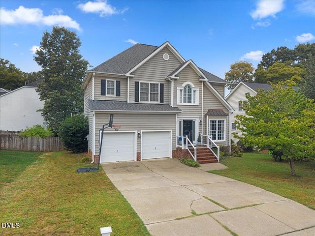 8924 Erinsbrook Drive, Raleigh, NC 27617