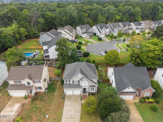 8924 Erinsbrook Drive, Raleigh, NC 27617