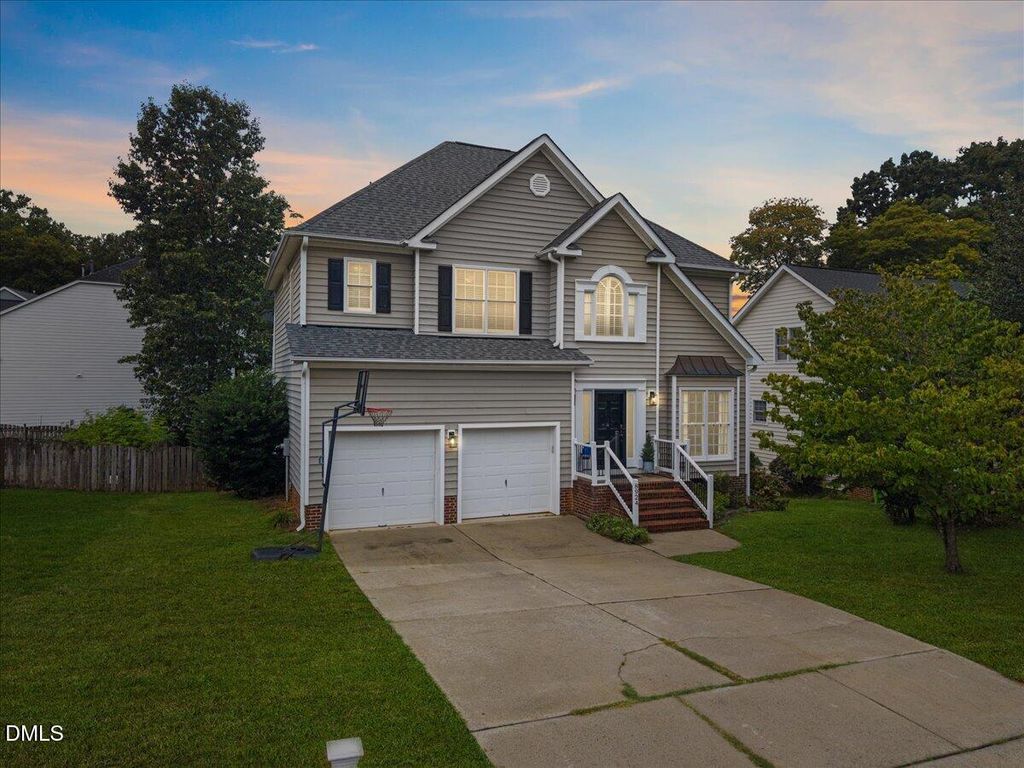 8924 Erinsbrook Drive, Raleigh, NC 27617