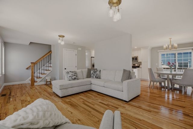 8 Princeton Circle, Fall River, MA 02724