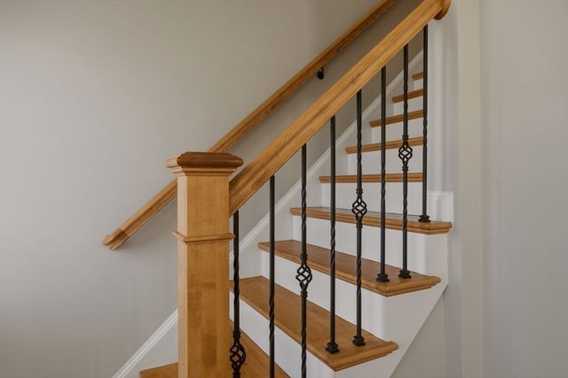 8 Princeton Circle, Fall River, MA 02724