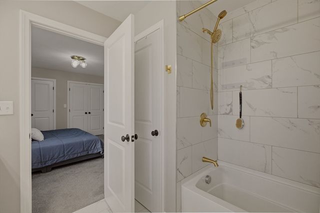 8 Princeton Circle, Fall River, MA 02724