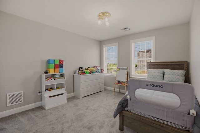 8 Princeton Circle, Fall River, MA 02724