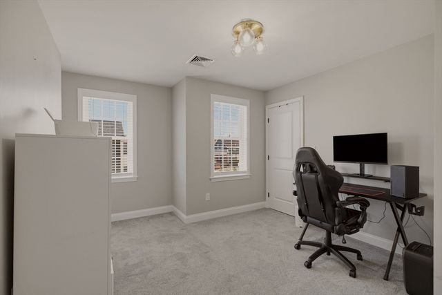 8 Princeton Circle, Fall River, MA 02724