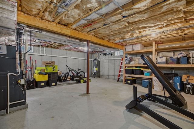 8 Princeton Circle, Fall River, MA 02724