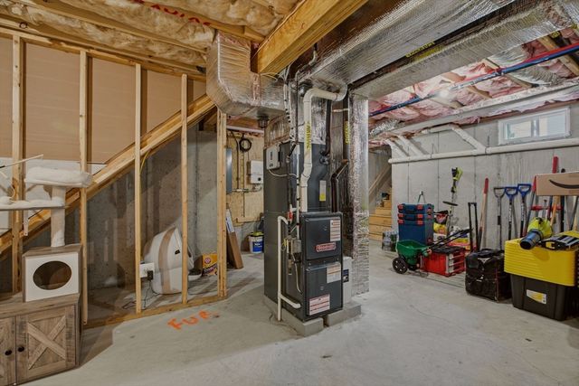 8 Princeton Circle, Fall River, MA 02724
