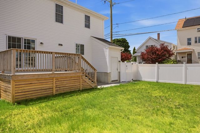 8 Princeton Circle, Fall River, MA 02724