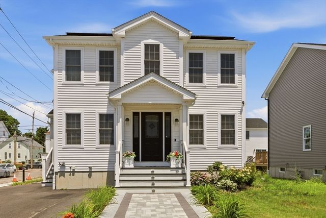 8 Princeton Circle, Fall River, MA 02724