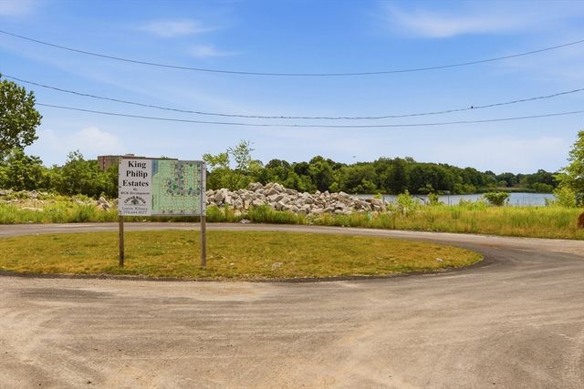 8 Princeton Circle, Fall River, MA 02724