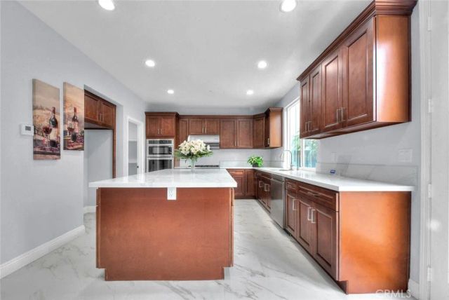 10877 Cameron Court, Corona, CA 92883