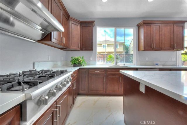 10877 Cameron Court, Corona, CA 92883