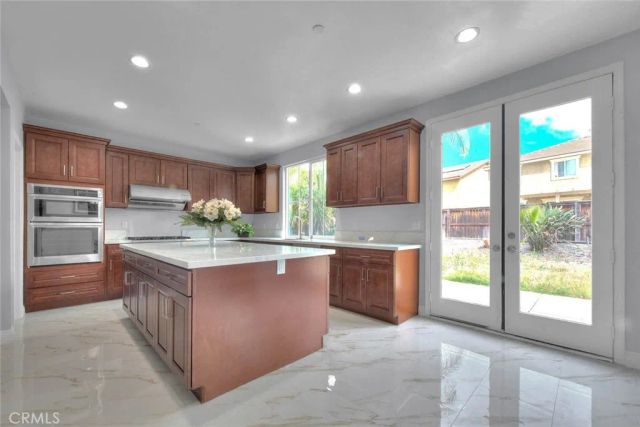 10877 Cameron Court, Corona, CA 92883