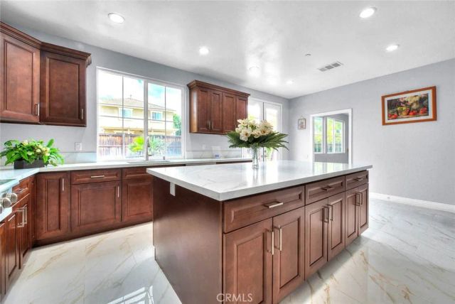 10877 Cameron Court, Corona, CA 92883