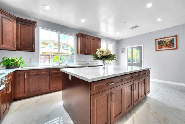 10877 Cameron Court, Corona, CA 92883