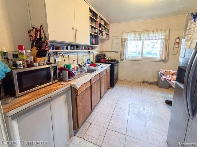 31788 Arenac Court, Westland, MI 48186