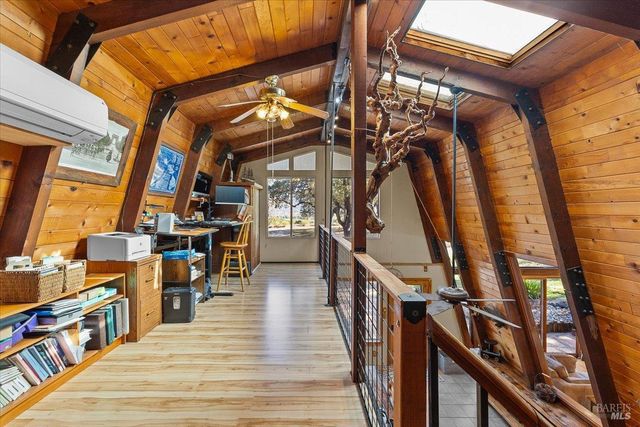 350 Canyon Rd, Geyserville, CA 95441