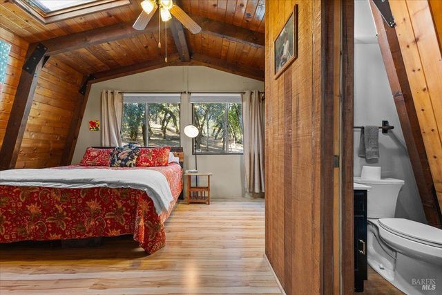 350 Canyon Rd, Geyserville, CA 95441