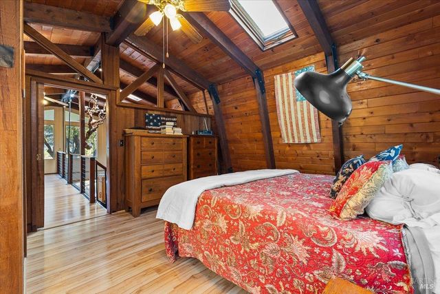 350 Canyon Rd, Geyserville, CA 95441