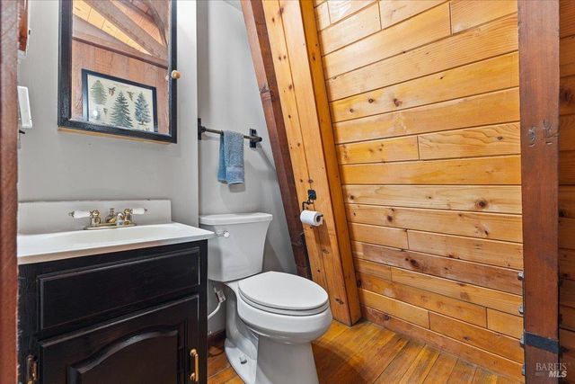 350 Canyon Rd, Geyserville, CA 95441