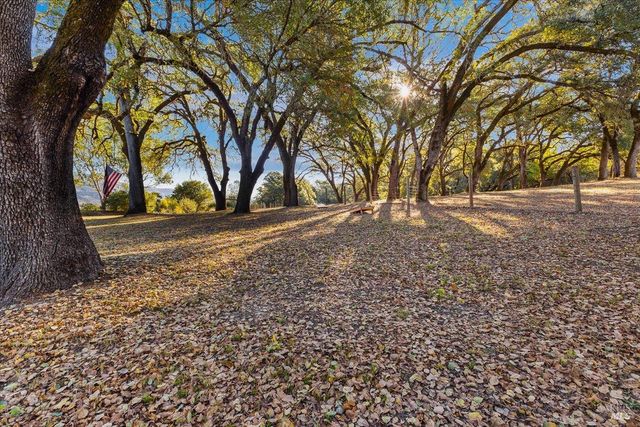 350 Canyon Rd, Geyserville, CA 95441