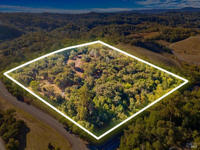 350 Canyon Rd, Geyserville, CA 95441