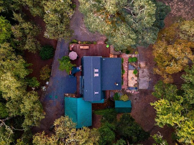 350 Canyon Rd, Geyserville, CA 95441